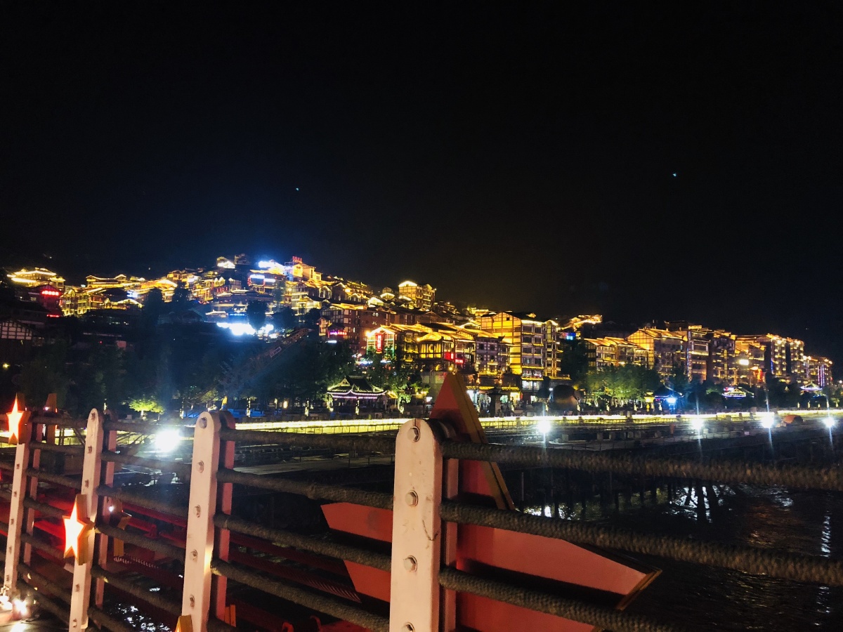 521夜游茅台镇土城古镇沿途风景
