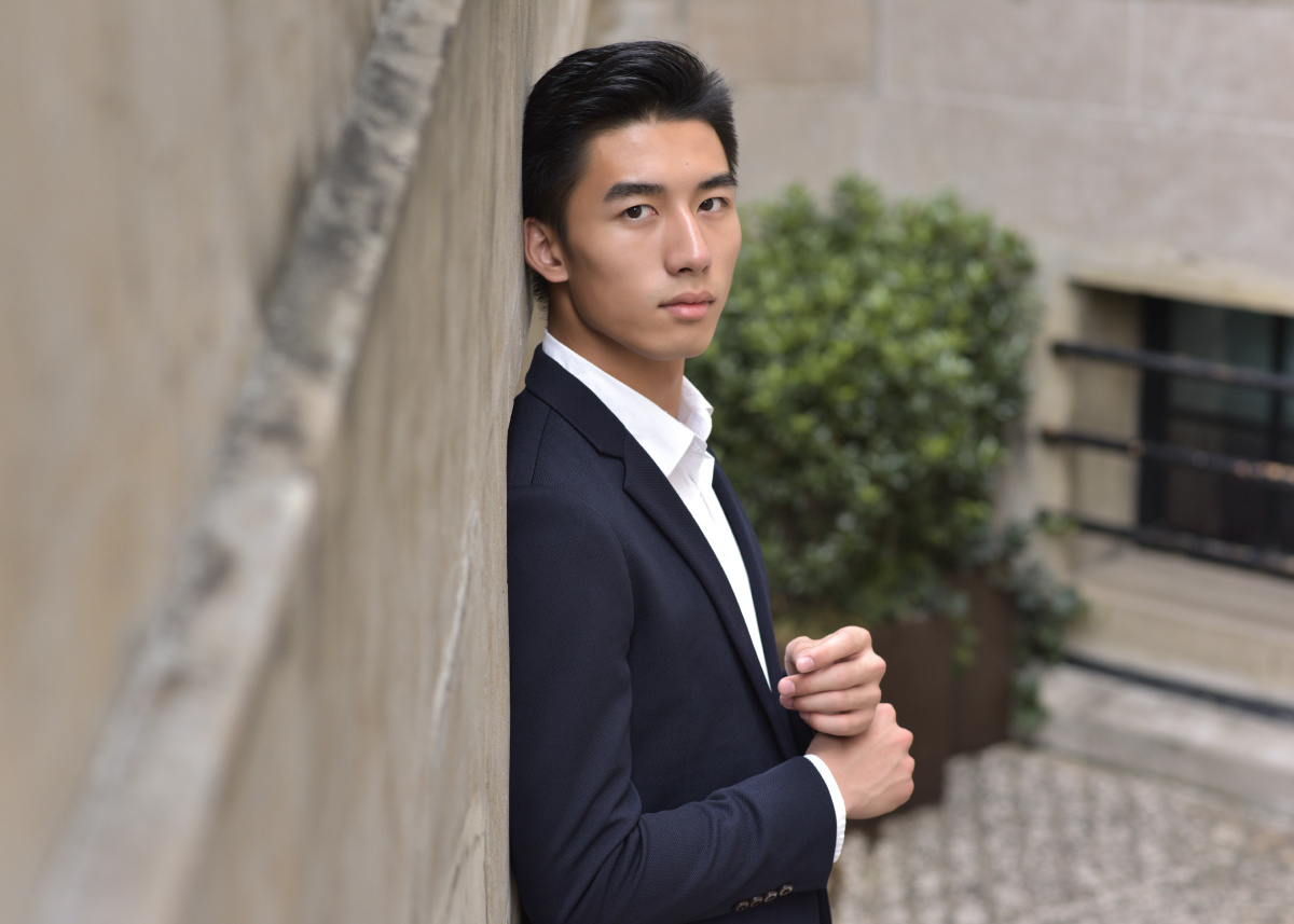 棱角分明英俊潇洒阳刚帅气