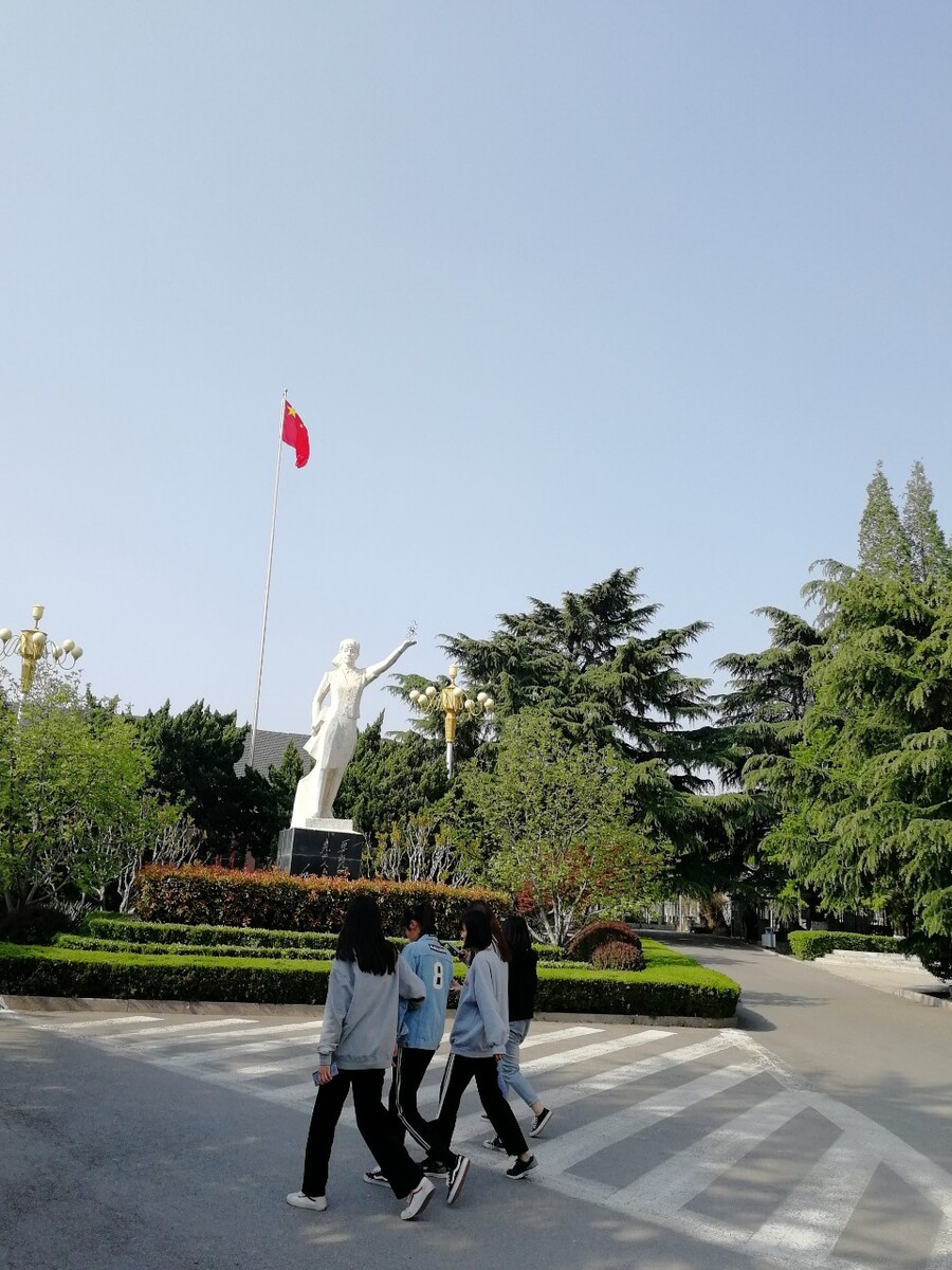 未来要靠自己去寻找方向，加油。