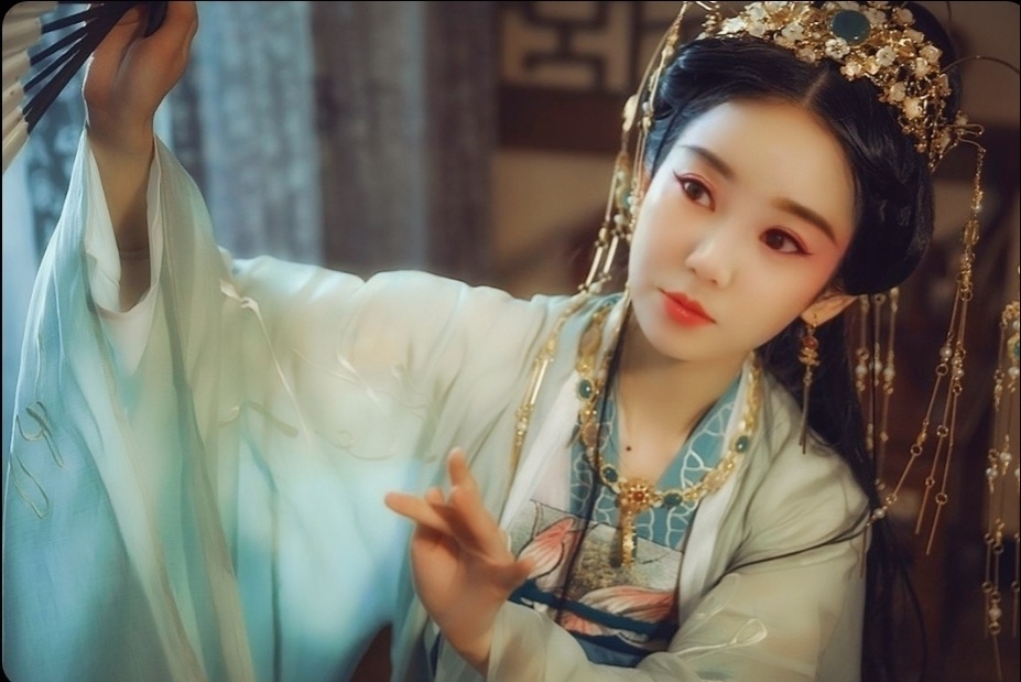 泪痕红浥鲛绡透 - 小鸽 - 图虫