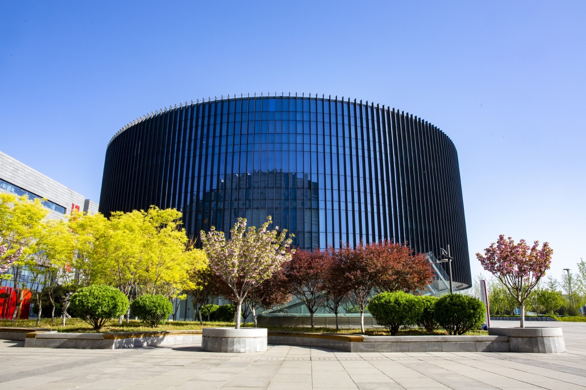 春天到了淄博齐盛湖水系公园