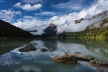 玉龙拉措