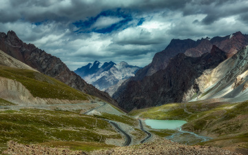 每个人都该走一遍独库公路吧