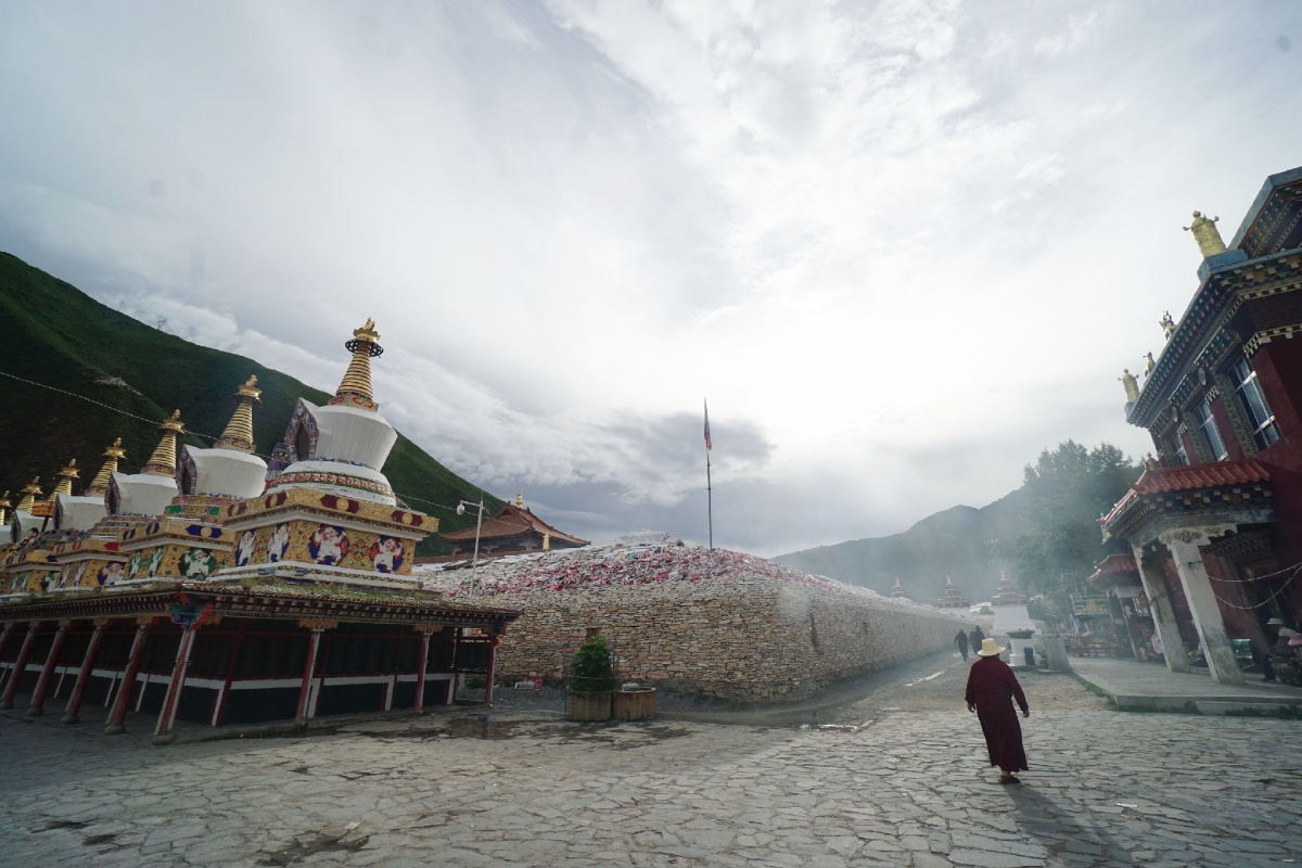 青海玉树新寨玛尼堆