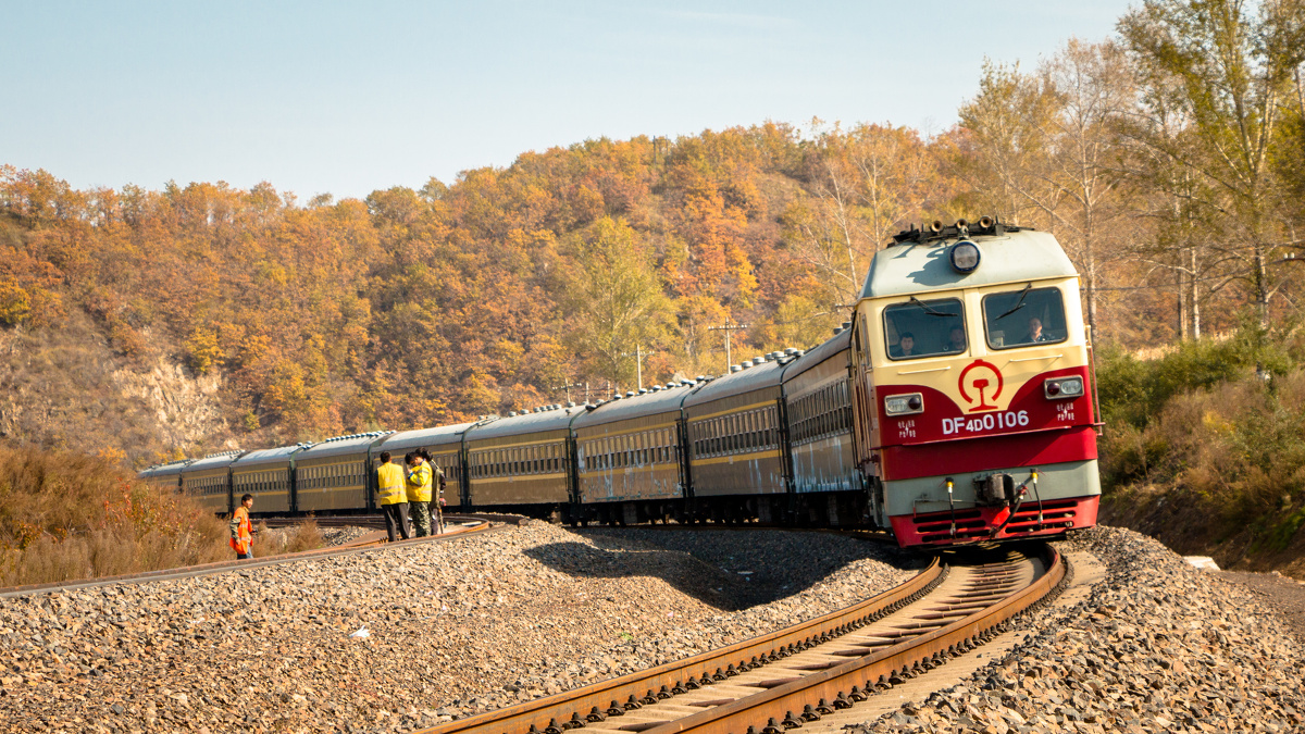 我和东风8有个约会 - 火车掠过 - 图虫