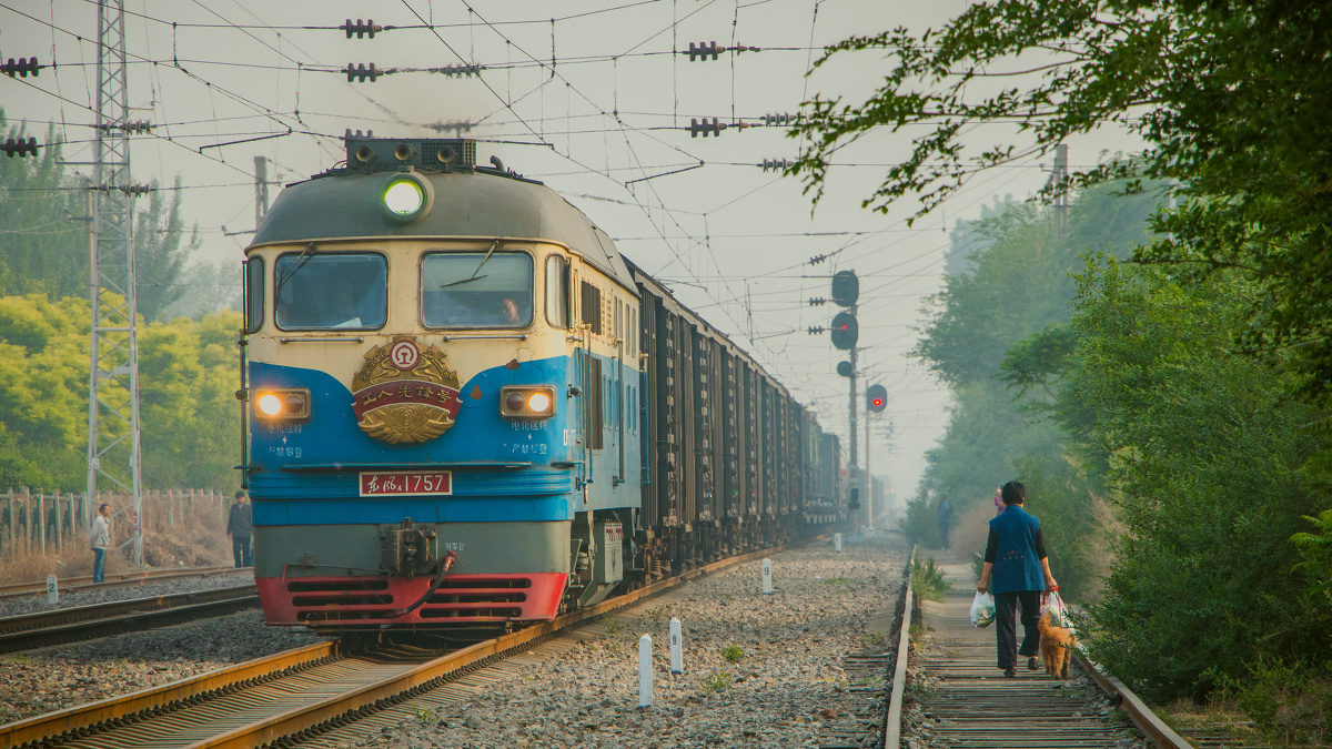 遛弯大爷大妈,df4b改d,构成了东北环的日常