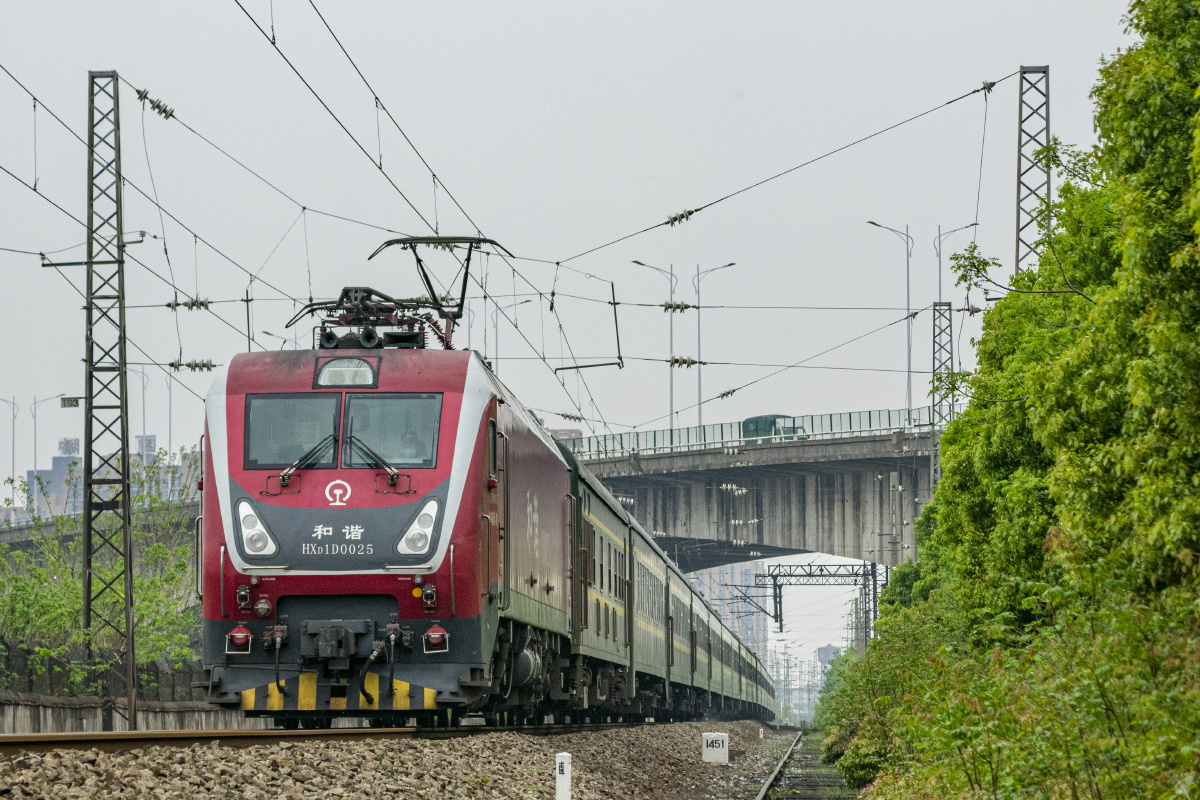 k8708通过南昌南站,即将到达南昌站