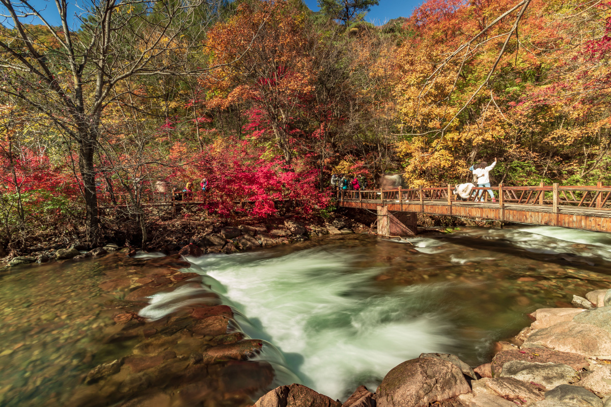 辽宁本溪大石湖风光