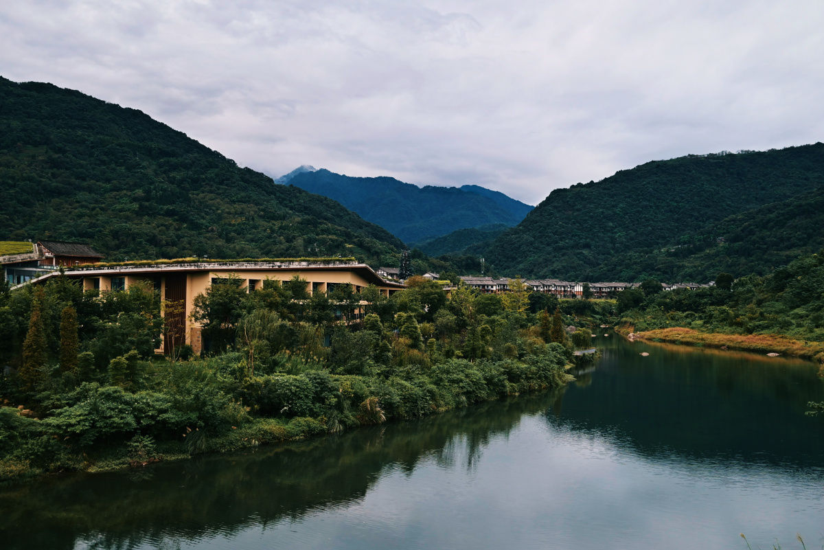 峨眉山黄湾小镇