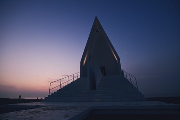 001