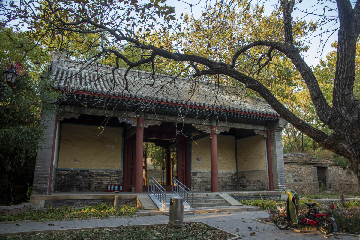 明景泰陵位于北京市海淀区娘娘府某部干休所景泰陵是明朝第七位皇帝代