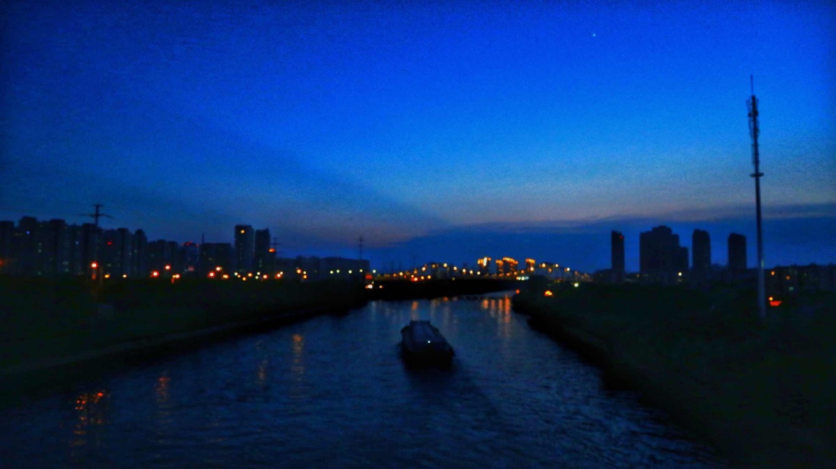 龙城(常州)夜景之京杭运河龙城大桥段