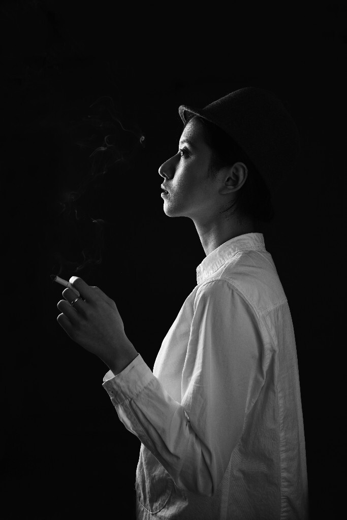无数次站在高山，多少次面对湖泊<br />
我都会信誓旦旦地说<br />
我曾在这里度过美好的时光<br />
是永远永远的不能忘。<br />
出镜：鲔鱼；摄影/后期：张路笙