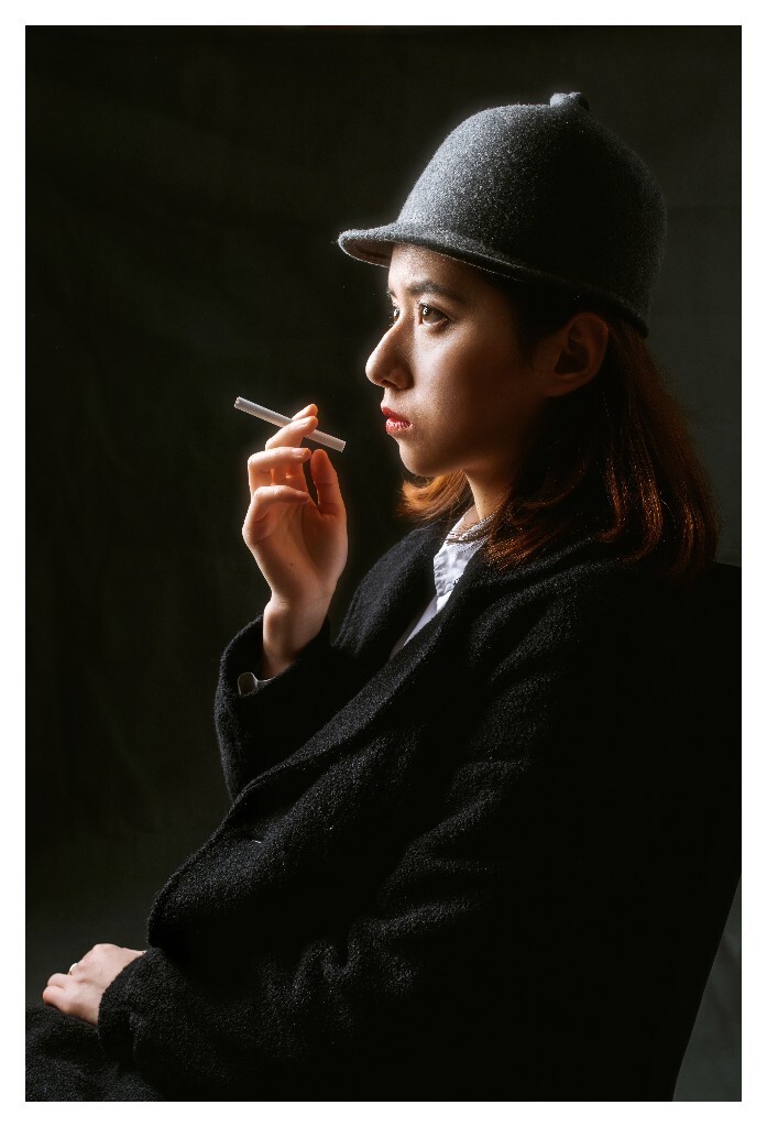 她有着她的小情绪，让你进入她的世界。