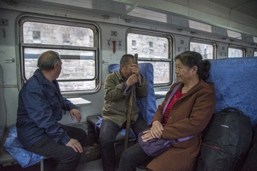 车内 4
