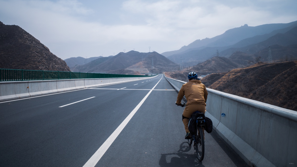 骑车子去鸿茅镇