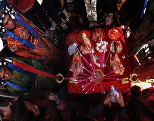  《祭酒神》
