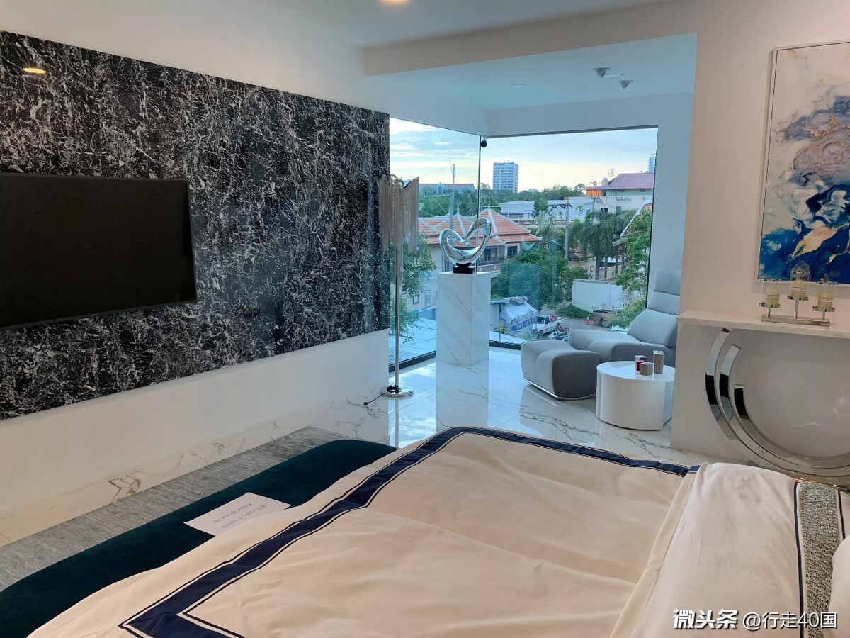 墙上瓷砖怎么挂电视机好看