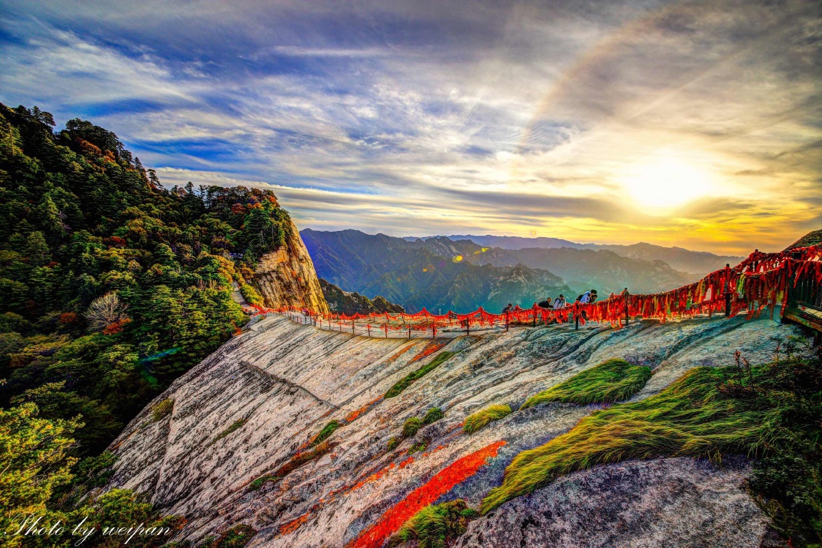 华山清晨的第一缕阳光 - wpvision