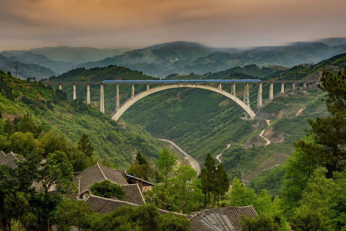 大丽铁路 - 图虫