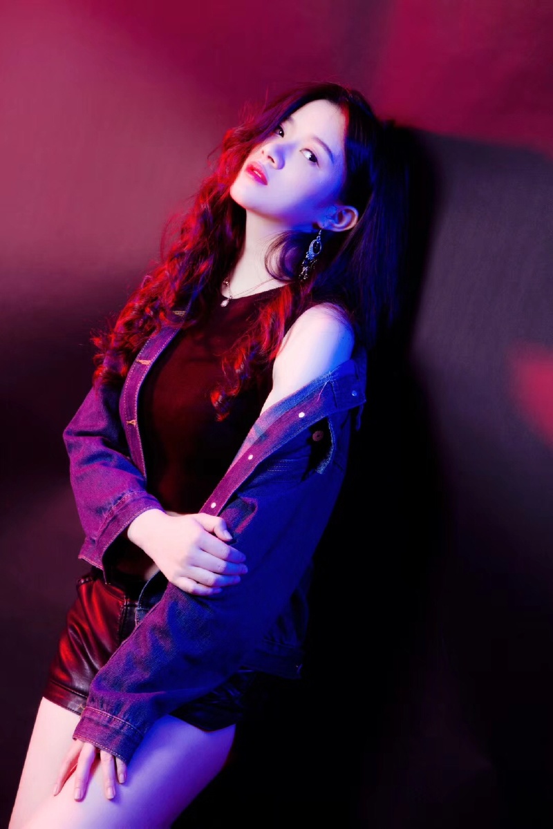 那些狂野性感的小女人