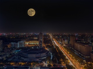 长安街上月儿圆
