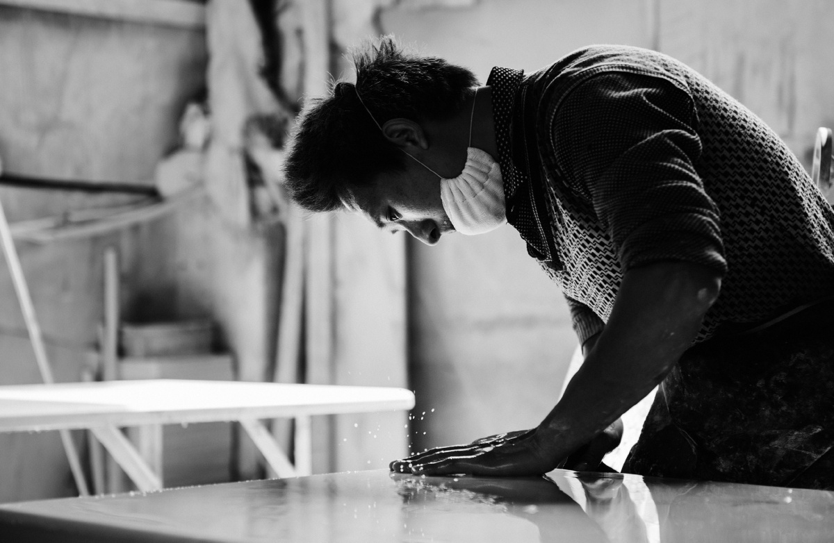 一个大理石工匠如此专注自己的工作,今人感动!