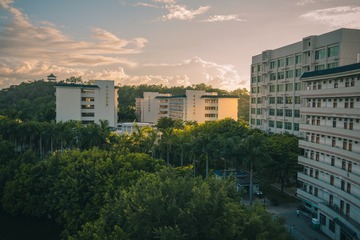 2435371