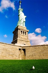 自由照耀世界（Liberty Enlightening The World）