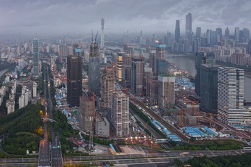 经过一场暴风雨的洗礼