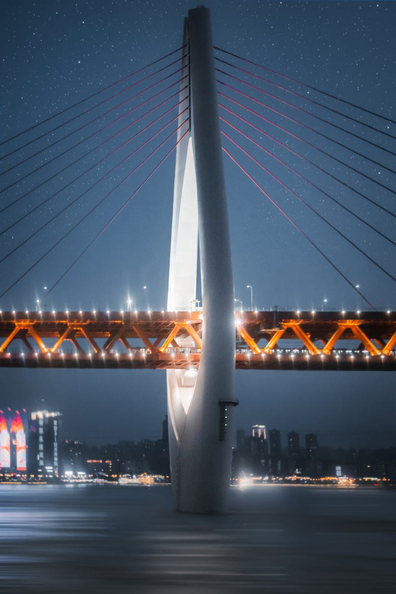 星河下的东水门大桥