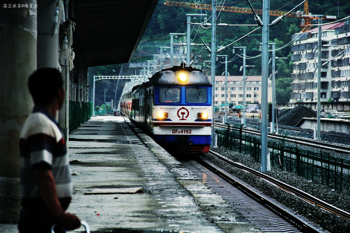 南下水墨金温九