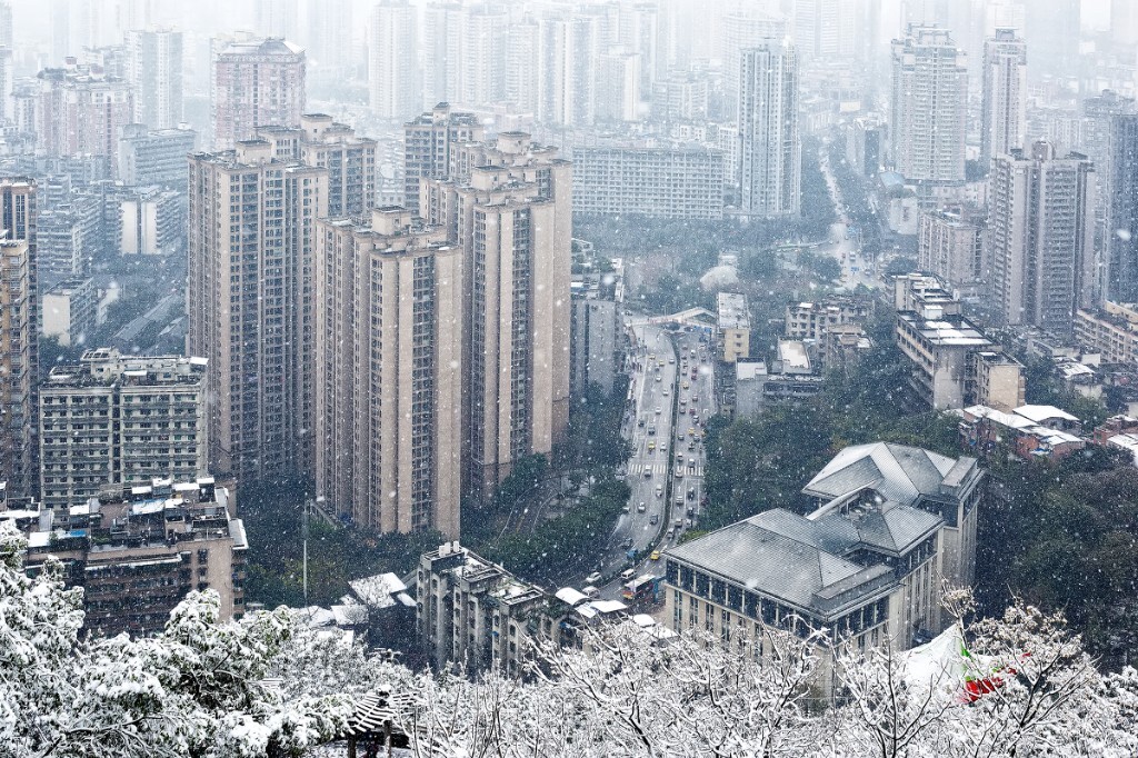 上次重庆主城下雪还是20年前，今天全城沸腾