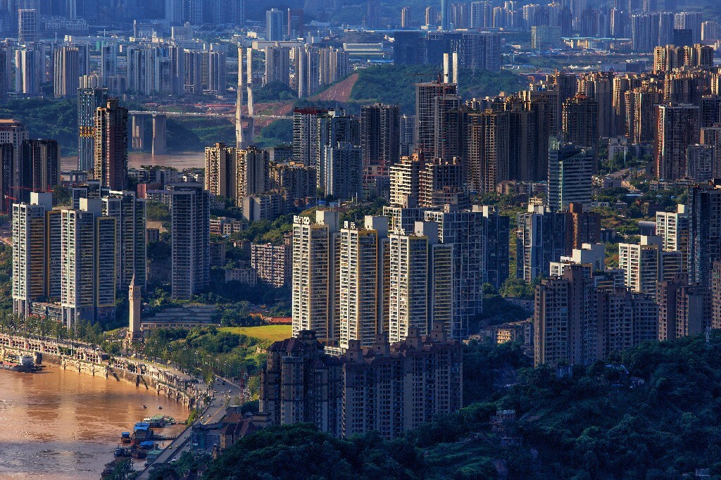 这里虽然不算重庆地标，但在云层光线作用下，层次还是比较丰富