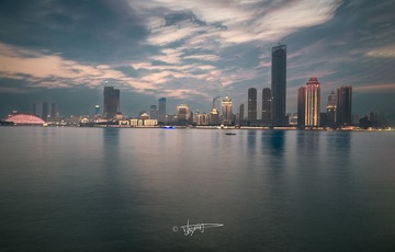 华灯初上