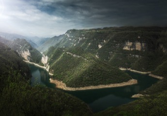 兴山