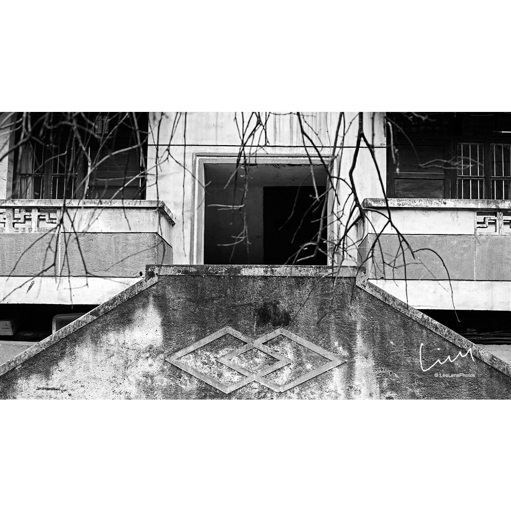 家属楼门口