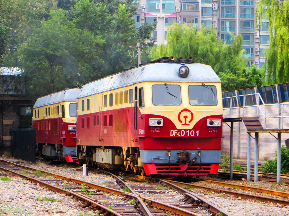 西直门折返段里的东风4d - 爱火车1980 - 图虫