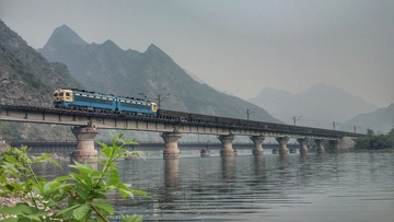 566847