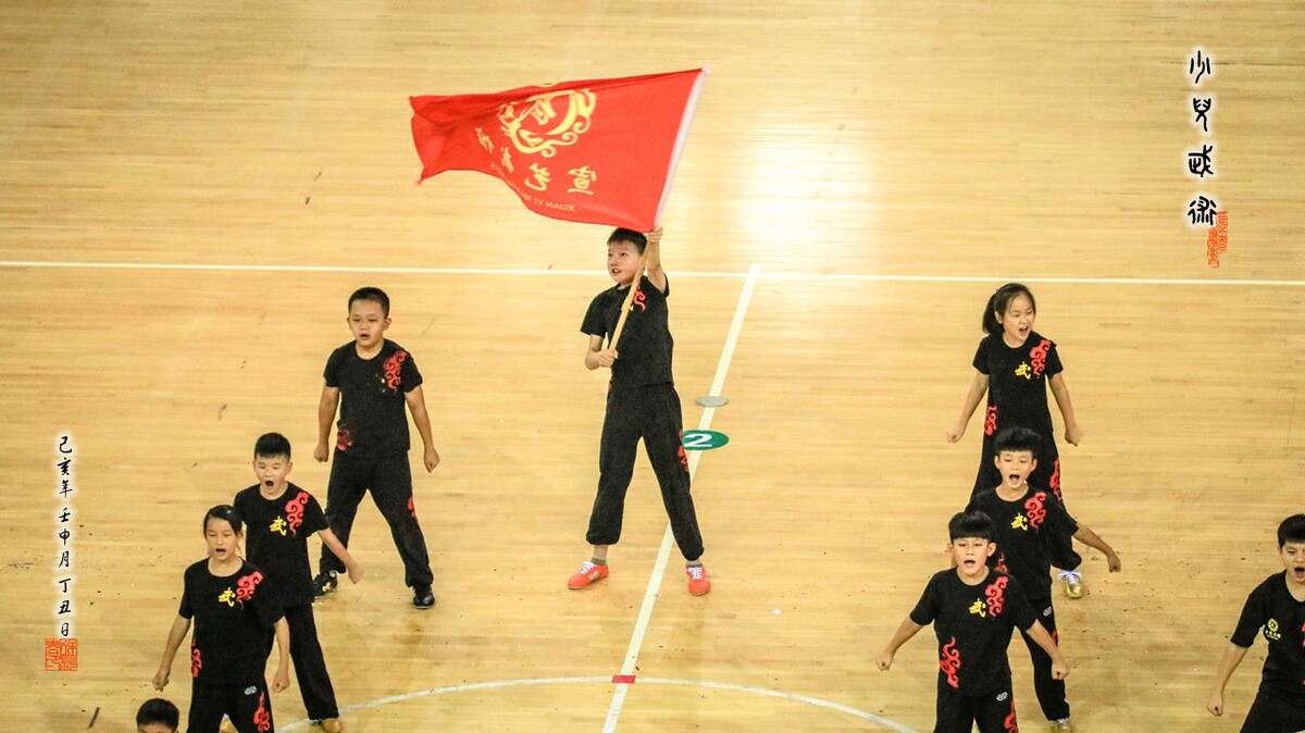 稍息立正者舞蹈,中国解放军队列条例:立正稍息左脚