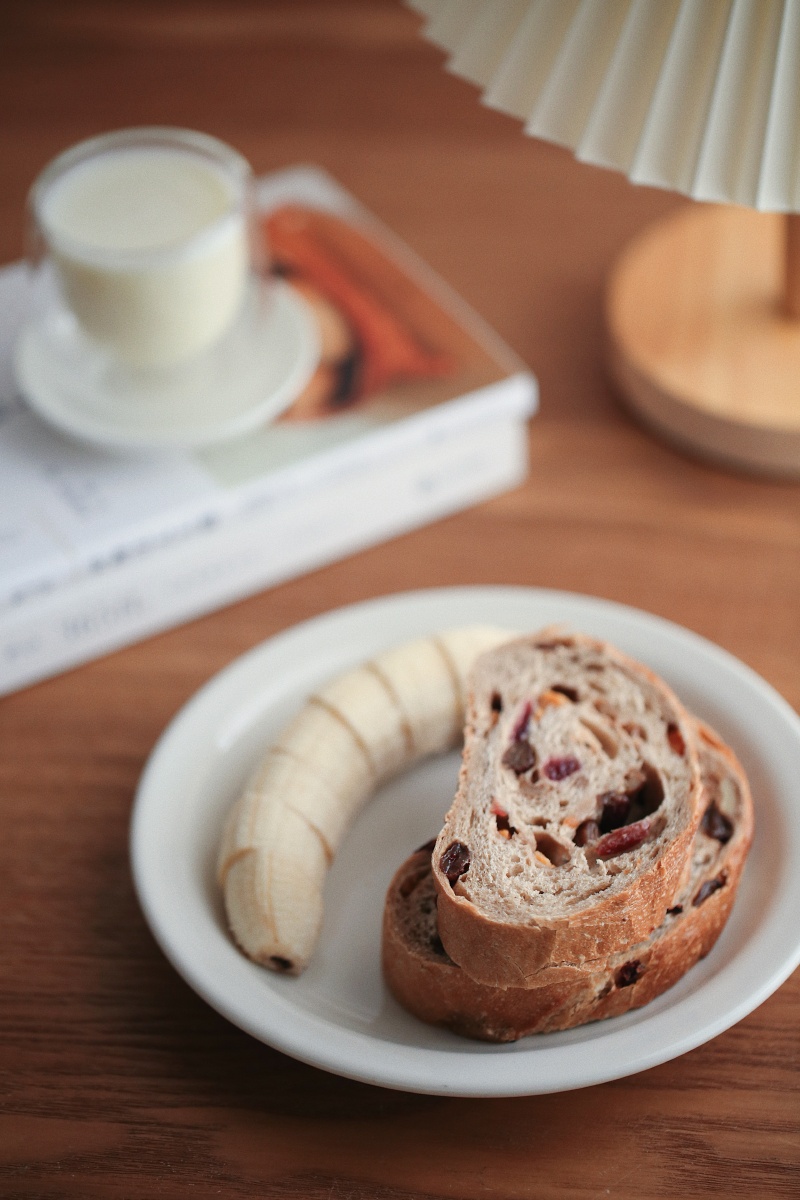 今天是果仁裸麦水果酸奶的早餐偶尔也有不想偷懒什么都不想做的想法那
