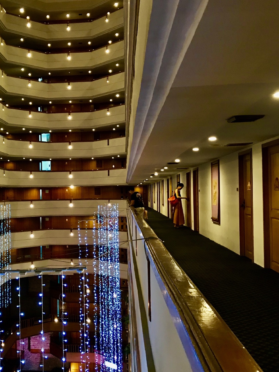 清迈莲花酒店开门瞬间