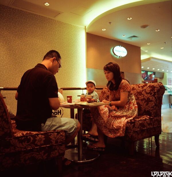 机身：哈苏2000FC&lt;br /&gt;<br />
镜头：卡尔.蔡司 50mm F2.8&lt;br /&gt;<br />
胶片：富士 RXP 400&lt;br /&gt;<br />
底扫：宝丽来 SS120