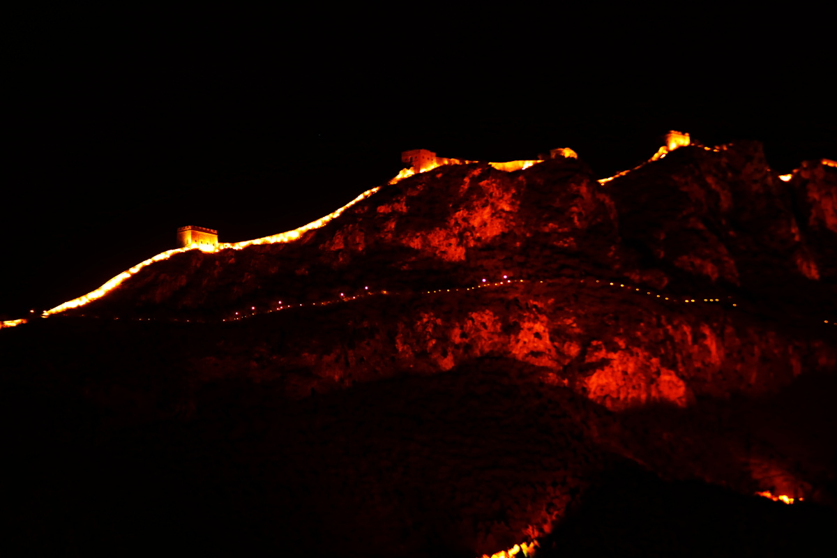 北京密云古北口水镇拍摄的司马台长城夜景