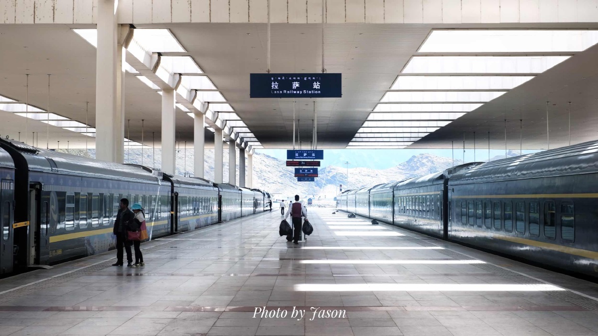 拉萨火车站的站台
