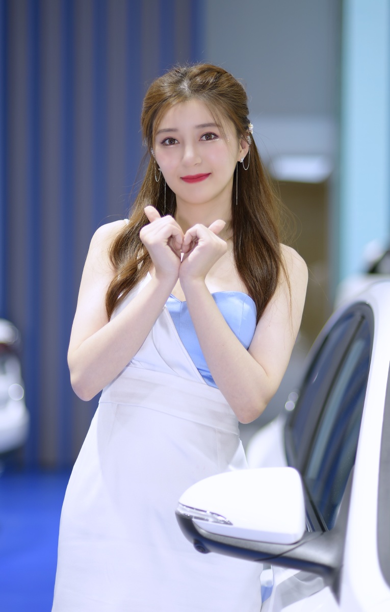 西安车展2021长安汽车模特2