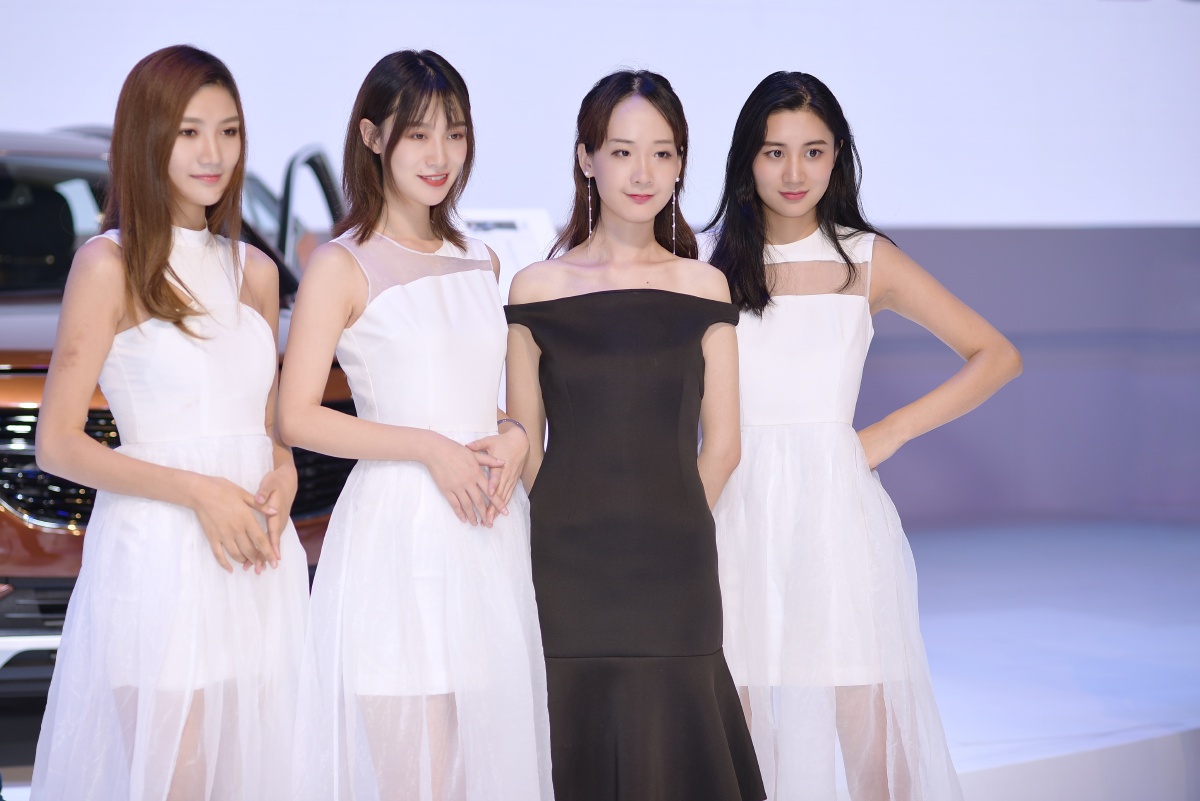 西安十一车展,车模合影