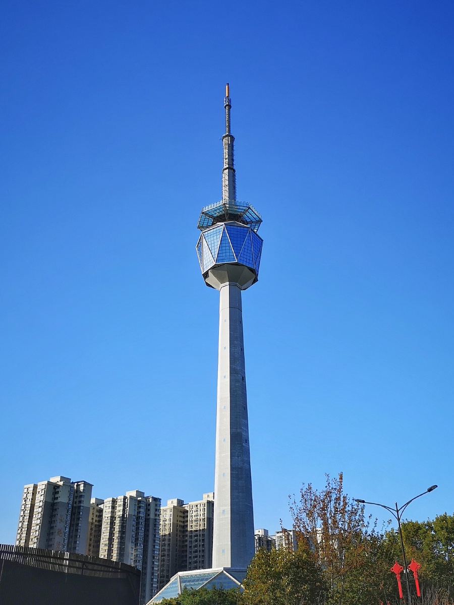 一柱擎天摄于西安电视塔