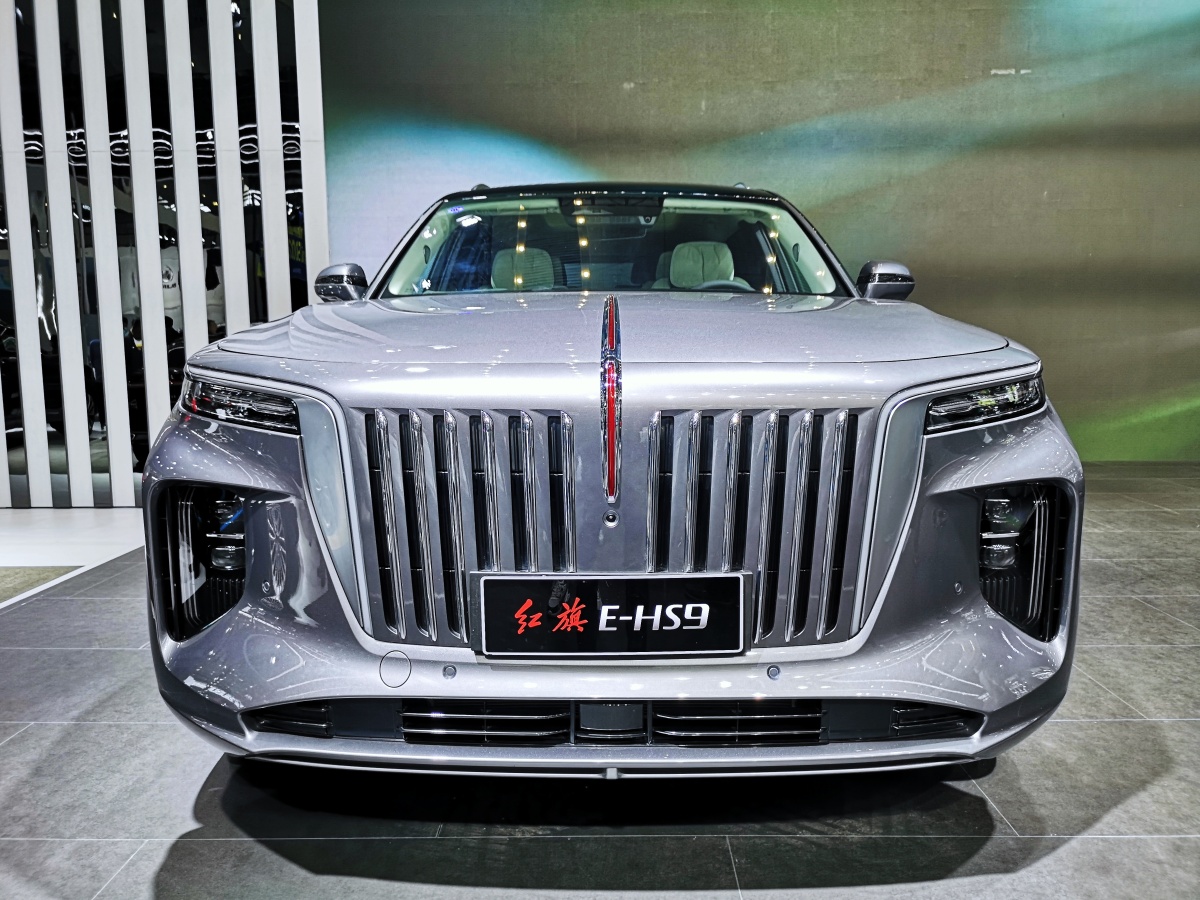 西安车展红旗豪华suv