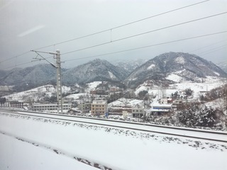 598475
